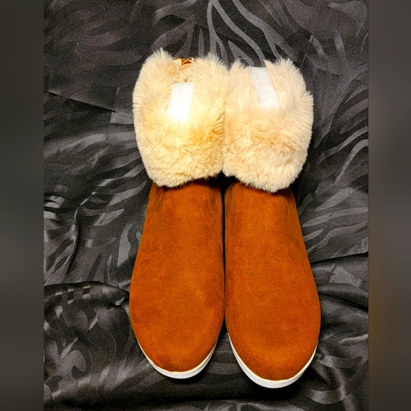 Authentic DKNY Wedge Bootie - Picture 3 of 5